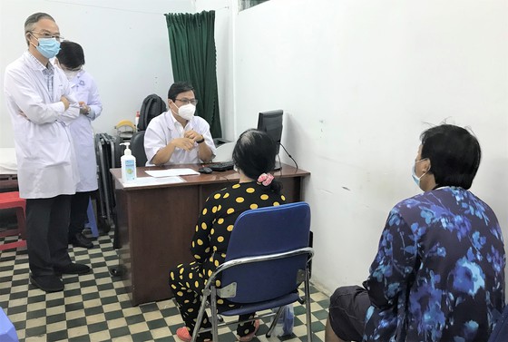 Người dân đến thăm khám tại Bệnh viện Tâm thần TPHCM. Ảnh: TÂM HIỀN