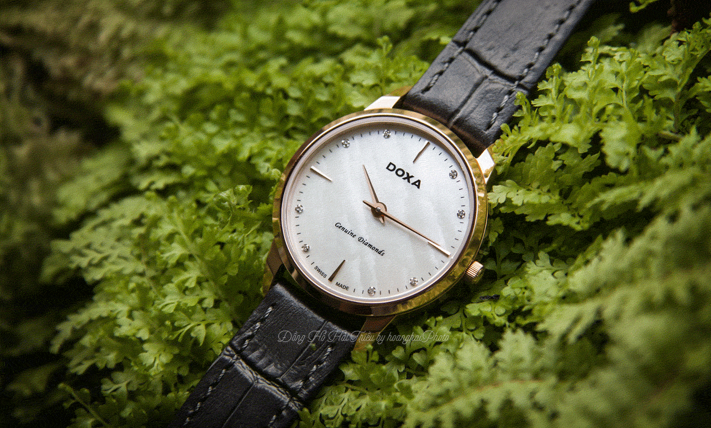 Phiên bản Doxa D158RWH khảm xà cừ và đính 8 viên kim cương thiên nhiên chính là chiếc đồng hồ mơ ước của chị em phụ nữ.