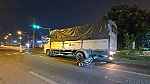 Xe máy tông xe tải đang dừng đèn đỏ trên Quốc lộ 50, 1 người tử vong