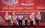 Chủ tịch nước Nguyễn Xuân Phúc chúc Tết công nhân, người dân TP Hồ Chí Minh