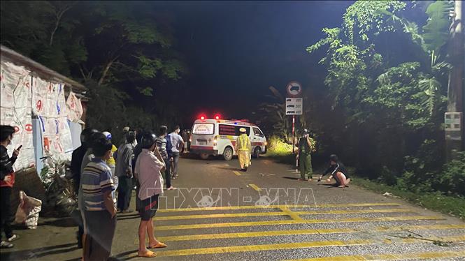 Hiện trường một vụ tai nạn giao thông trên tỉnh lộ ĐT639B đoạn qua xã Nhơn Phúc và xã Nhơn Lộc, thị xã An Nhơn (Bình Định). Ảnh: Tường Quân/TTXVN