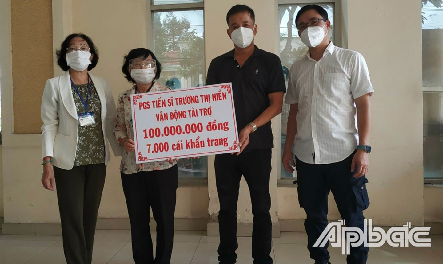 Các tổ chức, cá nhân trực thuộc Ban Liên lạc tại TP. Hồ Chí Minh đã hỗ trợ quê nhà Tiền Giang hàng ngàn thiết bị, vật tư cho công tác phòng, chống dịch bệnh Covid-19.
