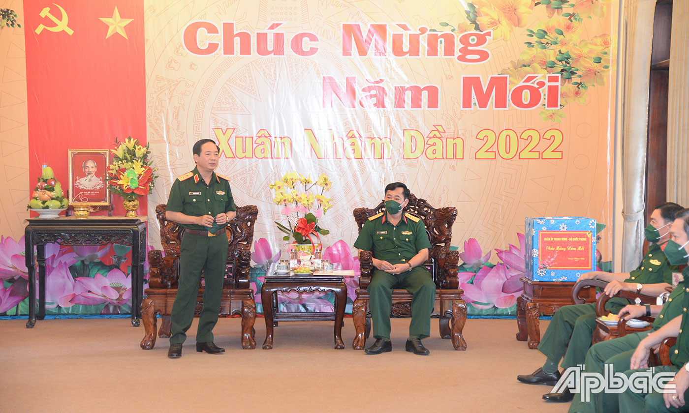 Trung tướng Trịnh Văn Quyết chúc toàn thể CB-CS lực lượng vũ trang tỉnh Tiền Giang và gia đình sức khỏe, thành công, đoàn kết thi đua, hoàn thành xuất sắc nhiệm vụ.
