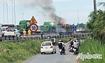 Cháy xe tải trên cao tốc Trung Lương - TP. Hồ Chí Minh