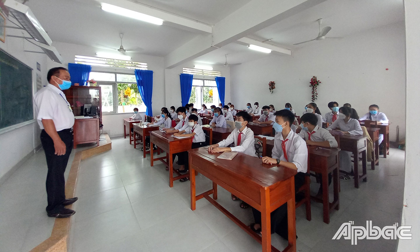 Trường Tiểu học Phú Phong tổ chức dạy học trực tiếp.