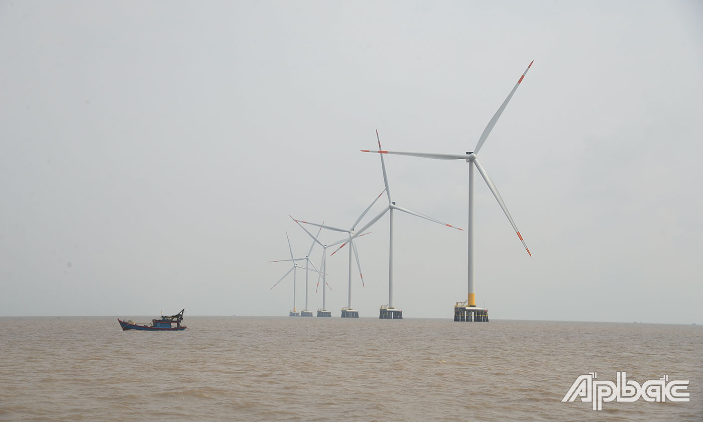 Khu vực trụ turbin gió của Nhà máy điện gió Tân Phú Đông 2, tại khu vực biển thuộc xã Tân Thành, huyện Gò Công Đông.
