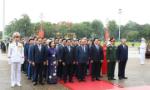 Lãnh đạo Đảng, Nhà nước, Chính phủ, Quốc hội, MTTQ Việt Nam và các đại biểu đặt vòng hoa và vào Lăng viếng Chủ tịch Hồ Chí Minh ​