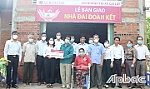 Agribank Tiền Giang: Trao tặng 5 căn nhà đại đoàn kết