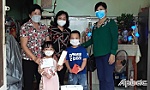 Hội LHPN tỉnh Tiền Giang: Trao kinh phí, nhu yếu phẩm cho 25 trẻ mồ côi do Covid-19