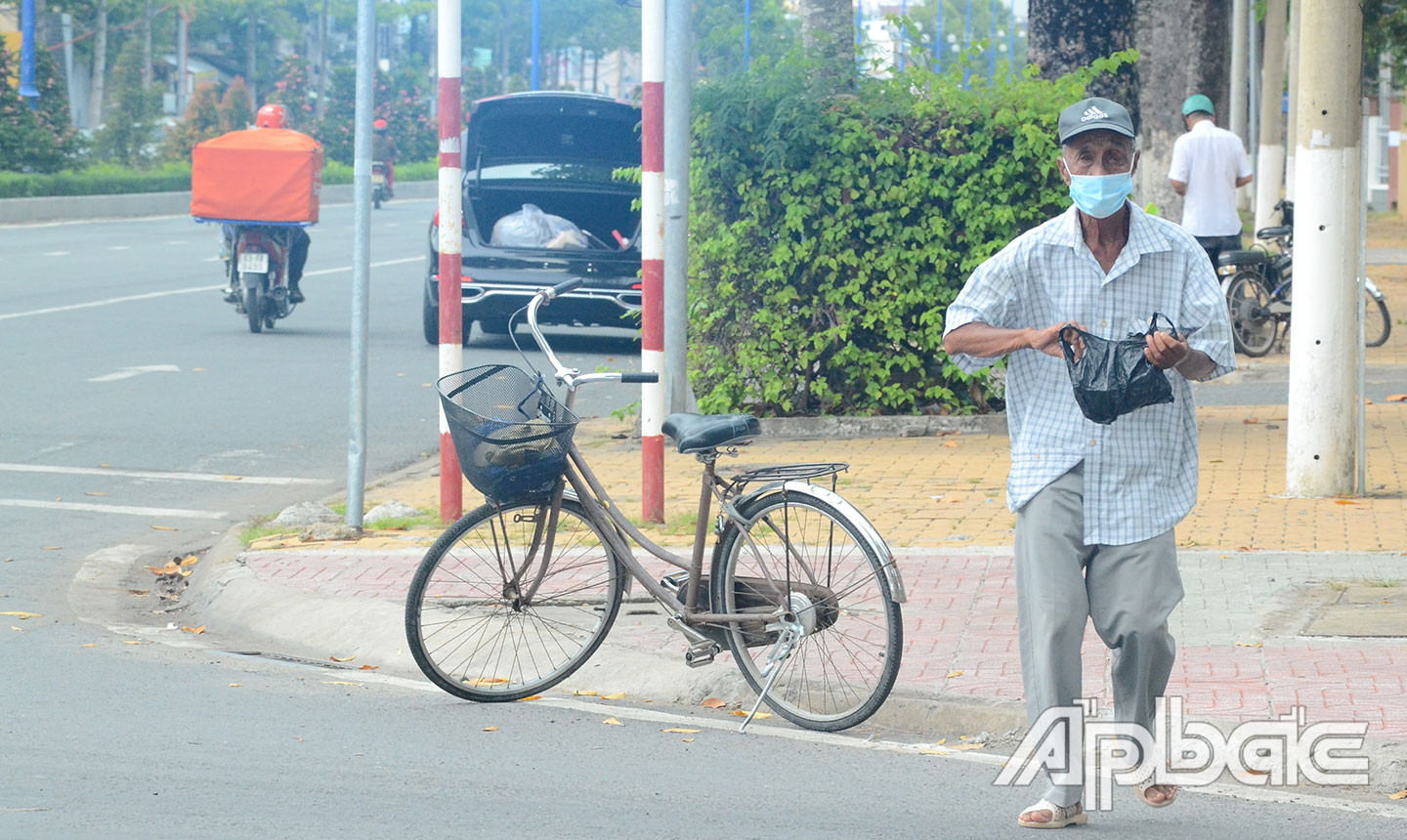 Bài cuối: Áp lực đè nặng người dân
