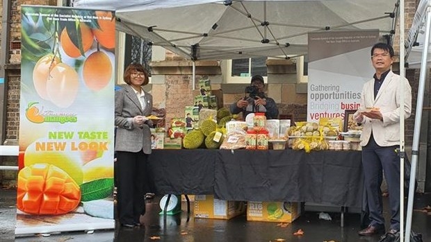 A booth of Vietnam promoting sapodilla fruit in Sydney (Photo: VNA).