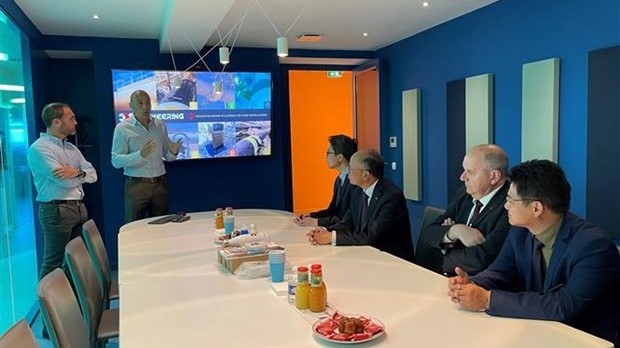 The delegation of the Vietnamese Embassy in Monaco visits 3X Engineering Group - a Monaco enterprise having long-term cooperation with Vietnam (Photo: VNA).