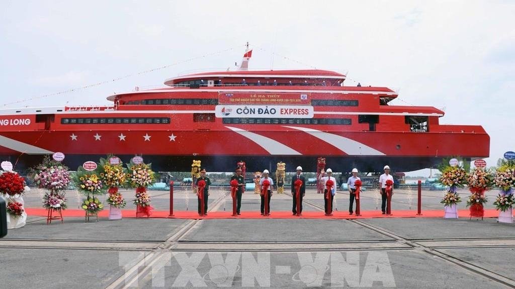 The ceremony to lauch the Thang Long high-speed craft. (Photo: VNA).