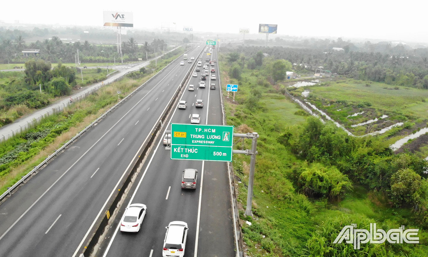 Phương tiện miền Tây đi TP.Hồ Chí Minh đa phần vào cao tốc Trung Lương- Mỹ Thuận.