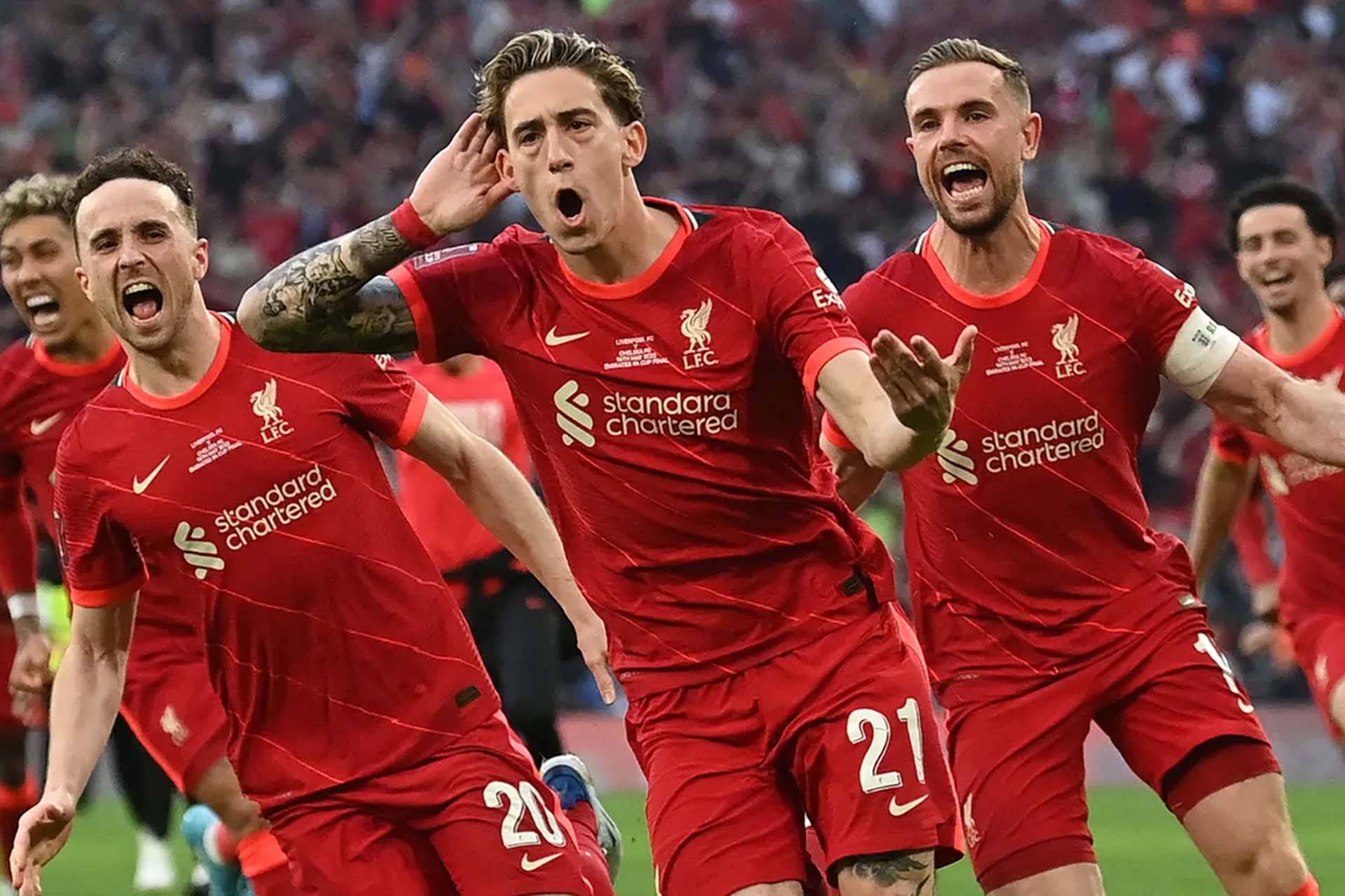 Các cầu thủ Liverpool ăn mừng chiến thắng sau loạt sút luân lưu. (Ảnh: Goal)