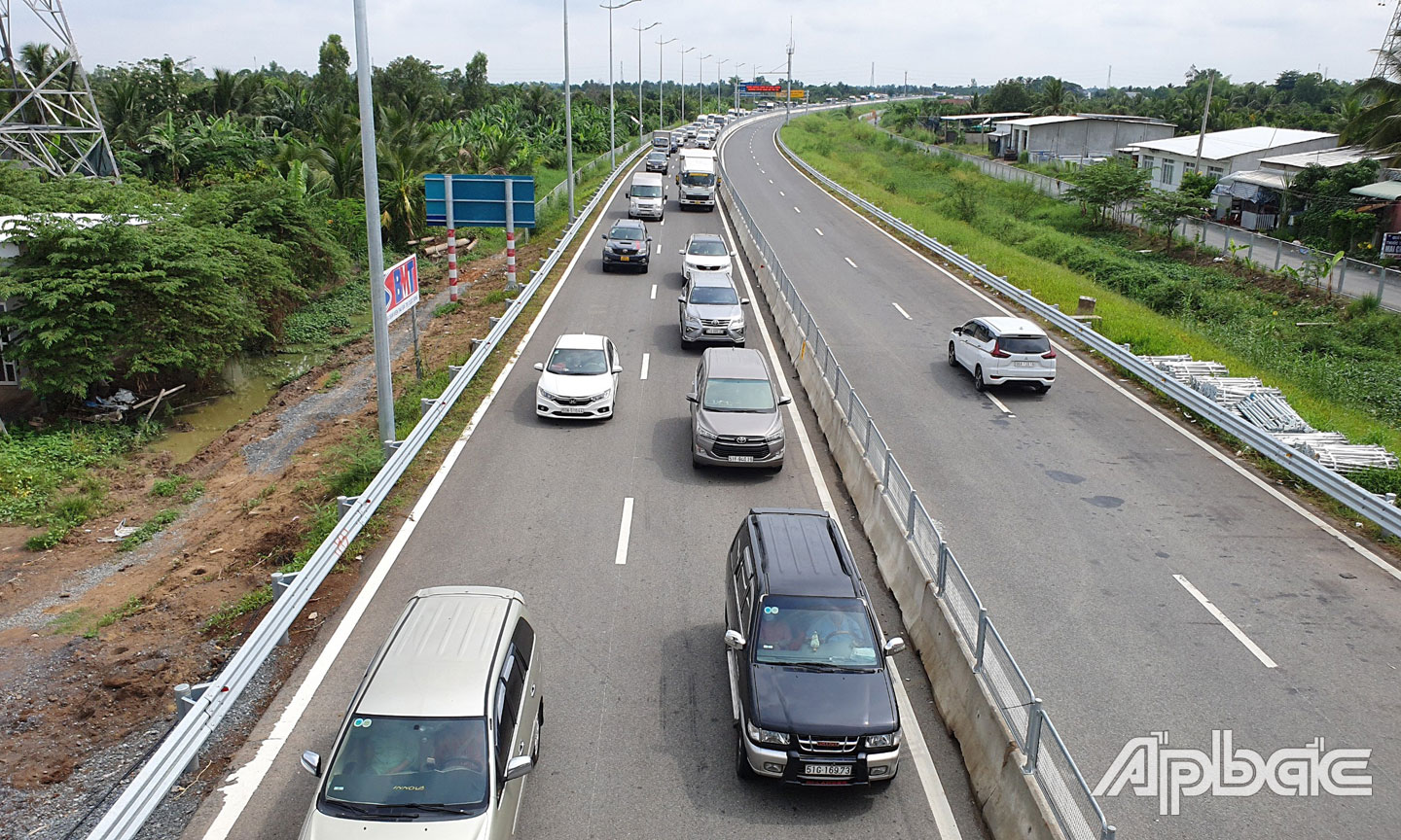 Đường cao tốc Trung Lương - Mỹ Thuận vừa đưa vào hoạt động. Ảnh: MINH THÀNH