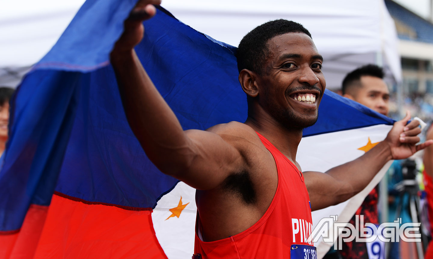 Nụ cười hạnh phúc của VĐV Philippines sau khi giành chiến thắng ở nội dung 100 m vượt rào.