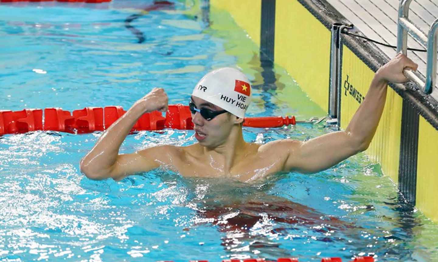 Nguyễn Huy Hoàng đoạt 5 HCV ở bộ môn bơi.