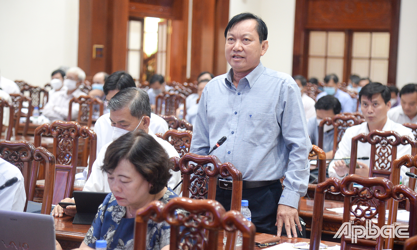 Giám đốc Sở Giao thông vận tải Trần Văn Bon phát biểu đóng góp ý các phương án quy hoạch.