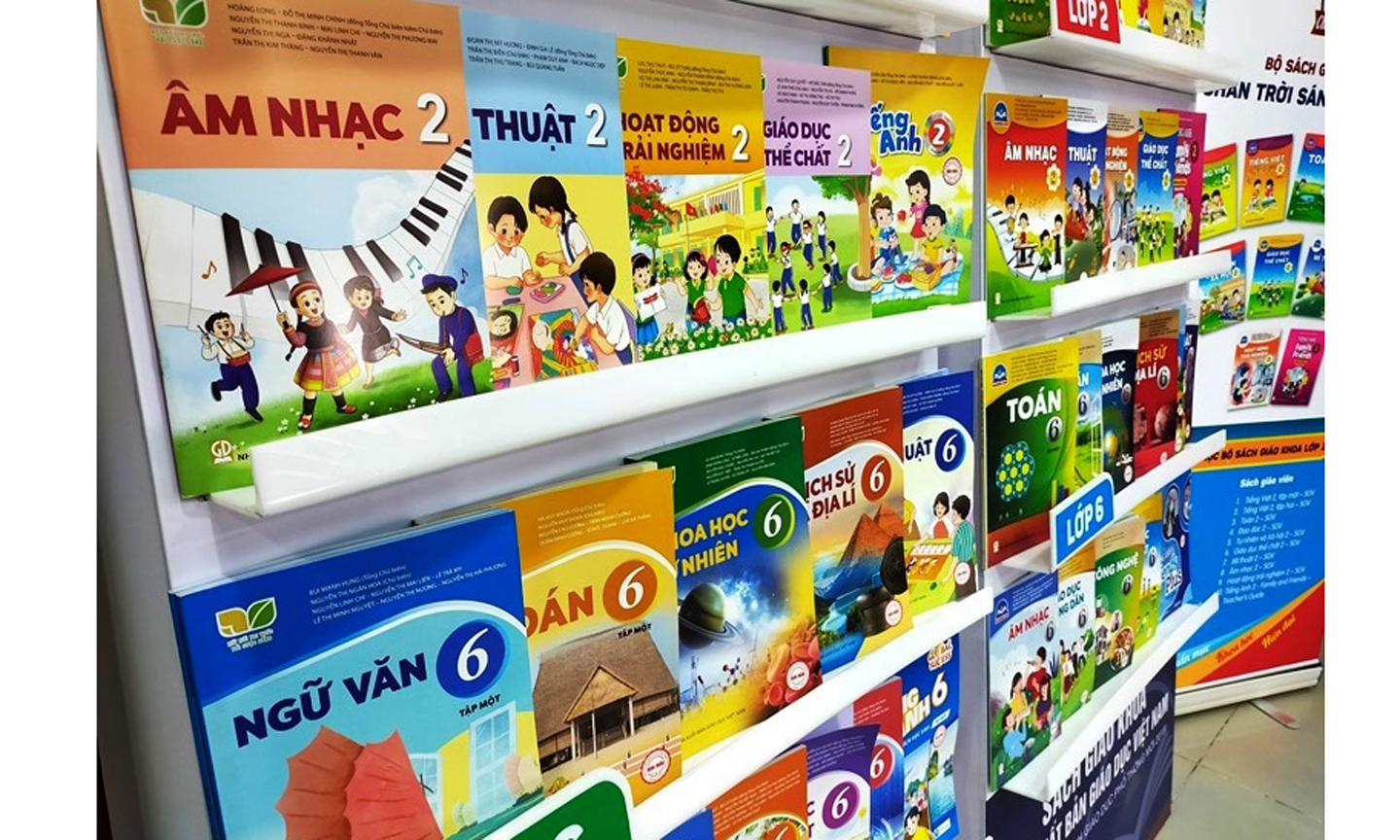 Mấy năm gần đây, dư luận xã hội dành nhiều sự quan tâm đối với sách giáo khoa. Ảnh minh họa: Nhà xuất bản giáo dục Việt Nam