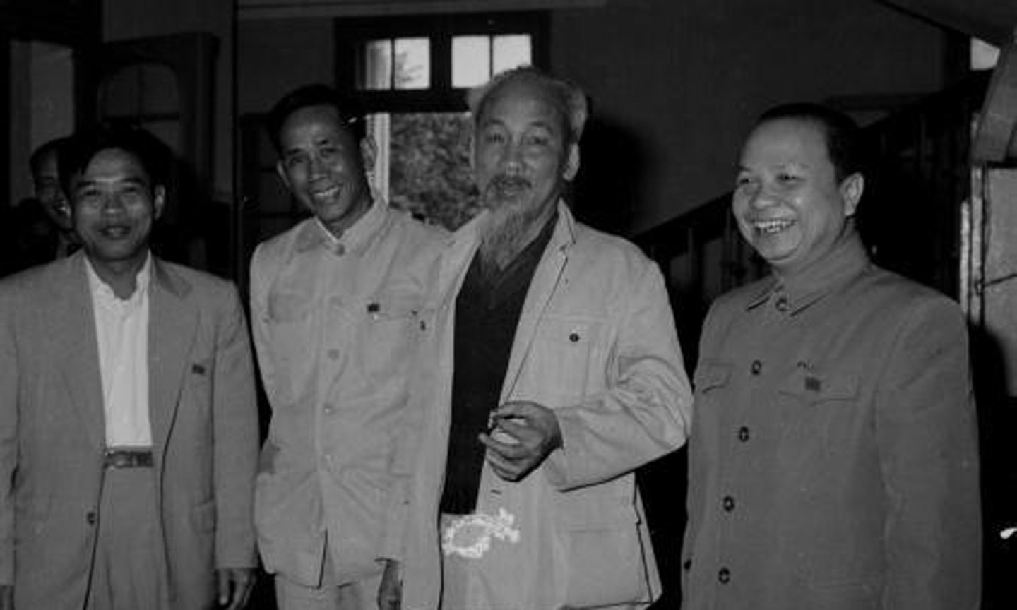 Chủ tịch Hồ Chí Minh và các đồng chí Trường Chinh, Lê Duẩn, Phạm Hùng tại Kỳ họp thứ 4, Quốc hội khóa II (4- 1962).