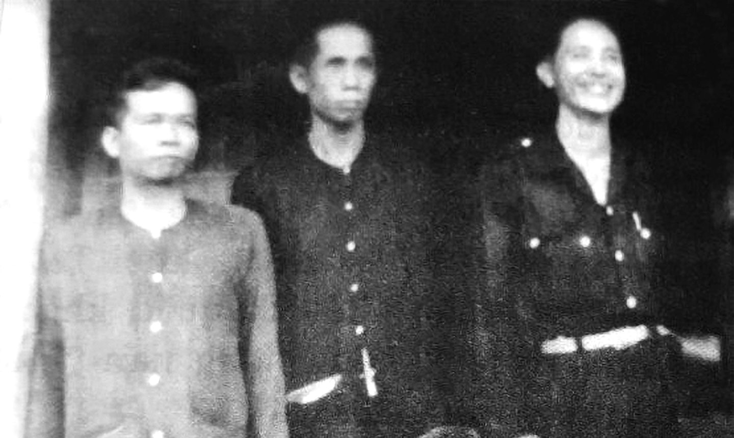 Hội nghị Ủy ban Kháng chiến Hành chánh Nam bộ, đồng chí Nguyễn Văn Nguyễn (đứng bên trái).