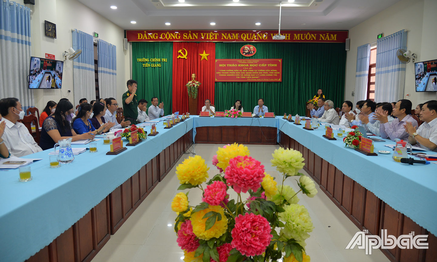 Quang cảnh Hội thảo tại Trường Chính trị Tiền Giang.