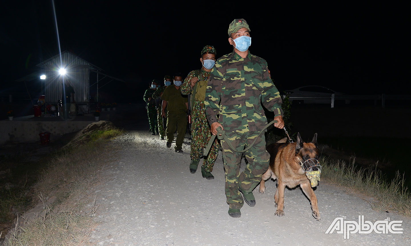 Cán bộ, đoàn viên BĐBP Tiền Giang tham gia tăng cường tuần tra bảo vệ biên giới tỉnh Long An.