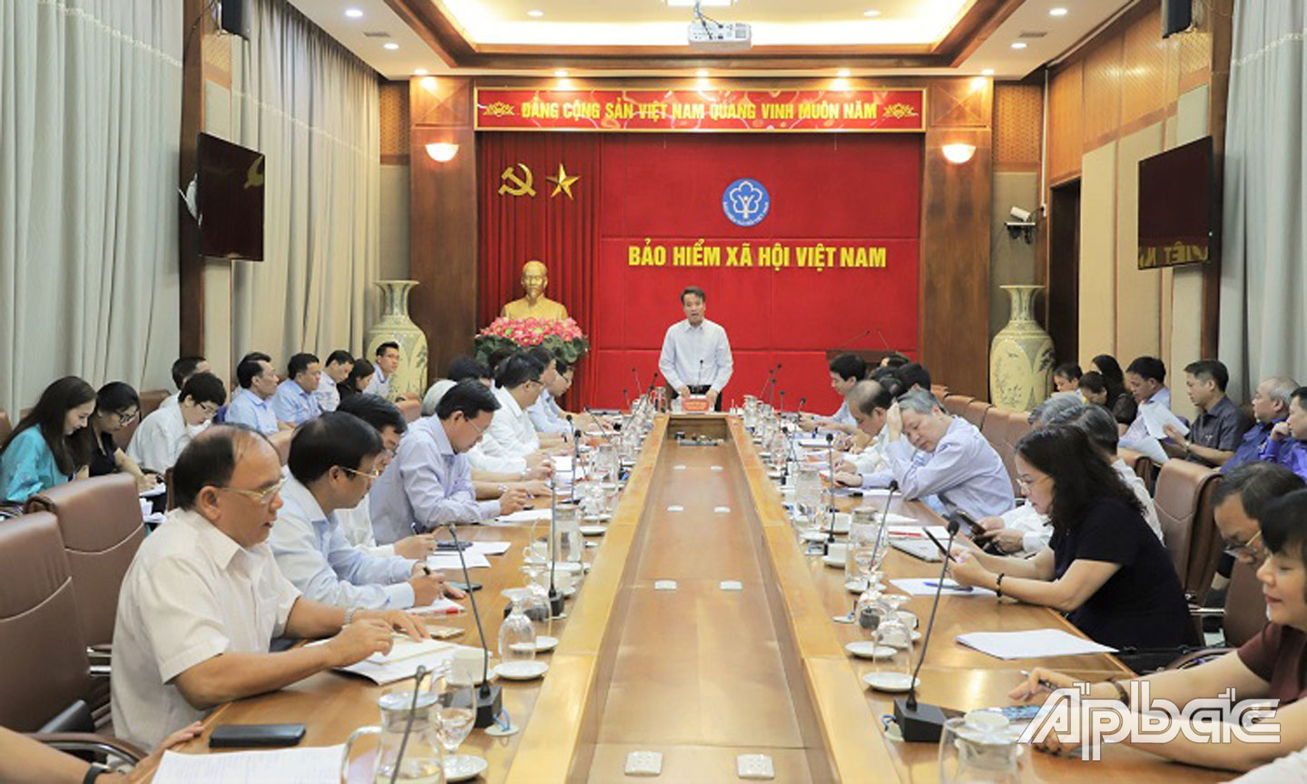 Tổng Gíám đốc BHXH Việt Nam trực tiếp chỉ đạo tại cuộc họp ngày 25-6-2022.