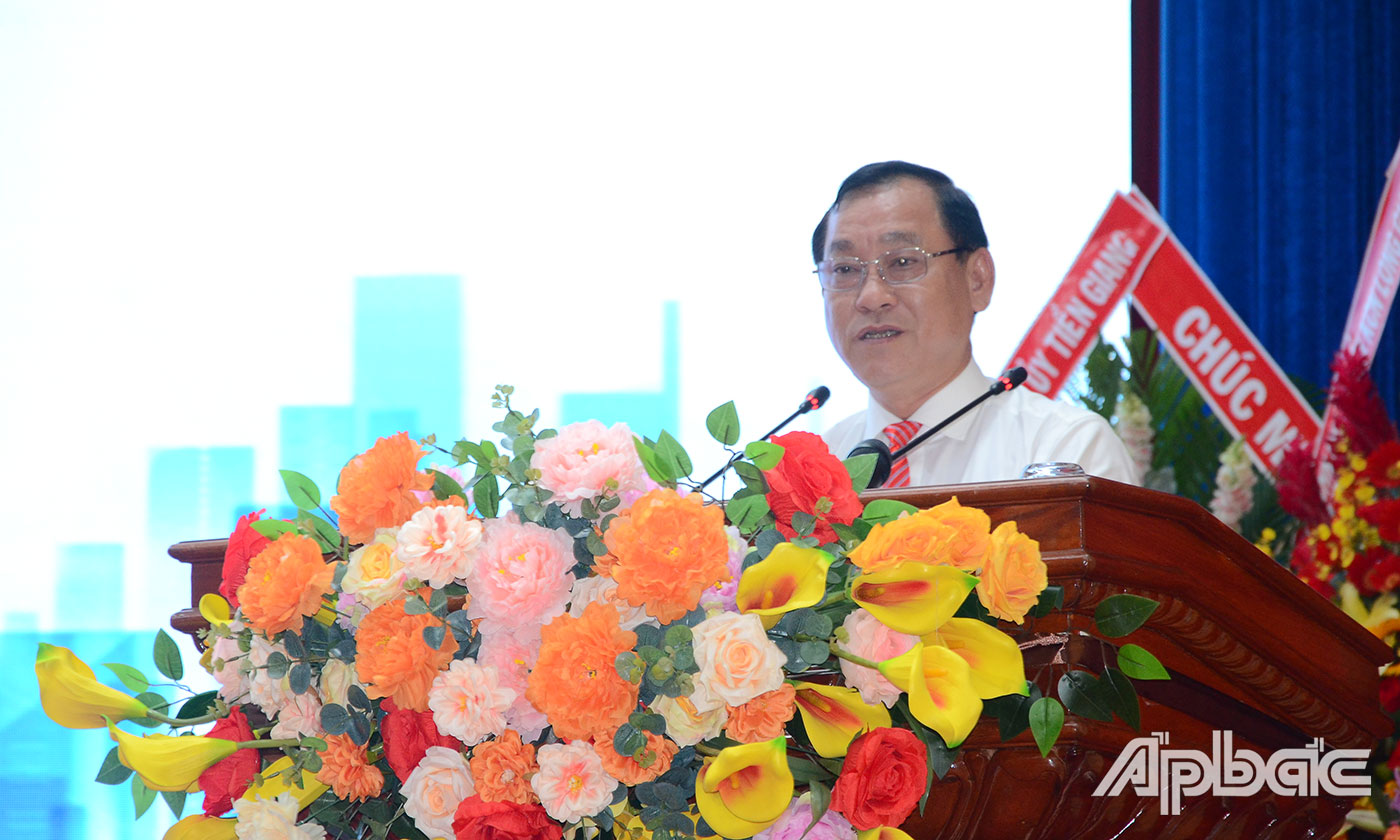 Đồng chí Nguyễn Văn Vĩnh phát biểu tại đại hội.