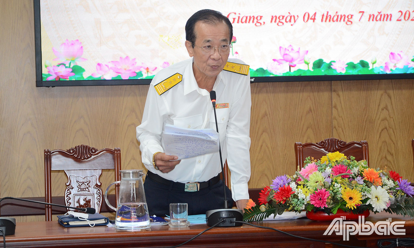 Đồng chí Cao Văn Tạo phát biểu kết luận hội nghị.