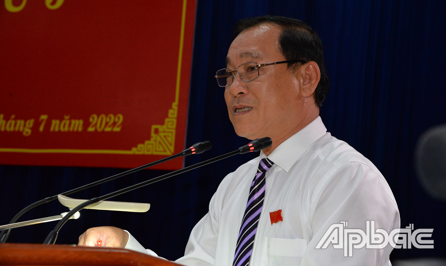Đồng chí Nguyễn Văn Vĩnh trả lời các vấn đề đại biểu HĐND tỉnh đặt ra.