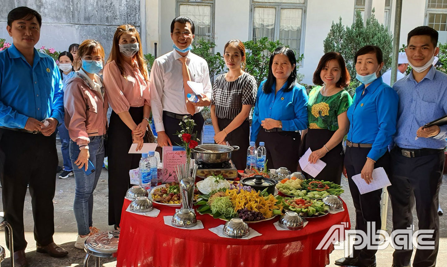 CĐKCN tỉnh tổ chức Hội thi Nấu ăn cho đoàn viên, người lao động tham gia chào mừng Ngày Quốc tế Phụ nữ 8-3.