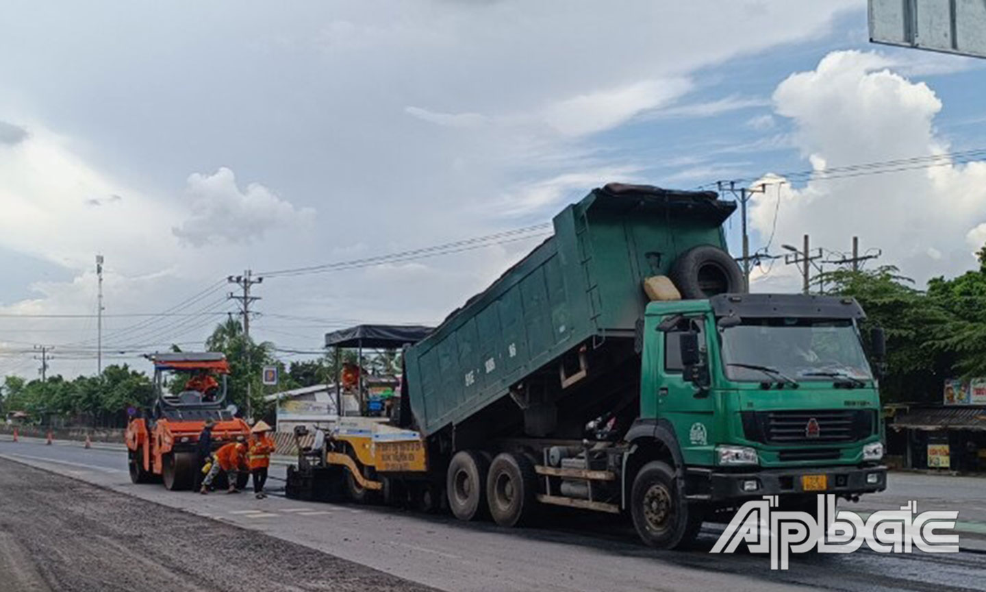 Khẩn trương thi công các công trình giao thông trọng điểm trên địa bàn tỉnh Tiền Giang.