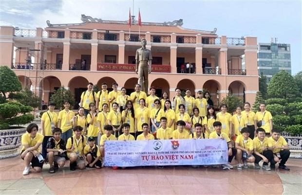 The15th Summer Camp for young overseas Vietnamese has attracted about 45 participants aged 12-25 from countries and territories worldwide. (Photo: VNA),