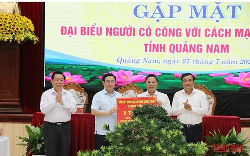 NA Chairman Vuongs services in Quang Nam province. (Photo: NDO)