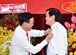 Nguyên Chủ tịch nước Trương Tấn Sang đón nhận Huy hiệu 50 năm tuổi Đảng