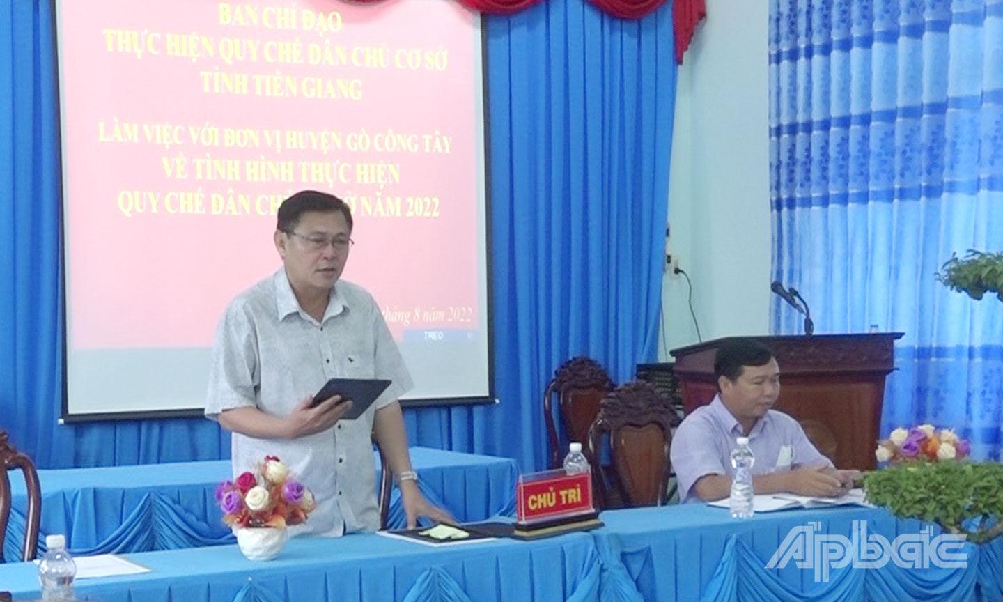  Đồng chí  Đỗ Tấn Hùng phát biểu tại buổi làm việc.