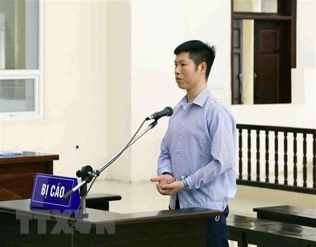 Bị cáo Trịnh Bá Phương khai báo trước tòa. (Ảnh: Phạm Kiên/TTXVN)