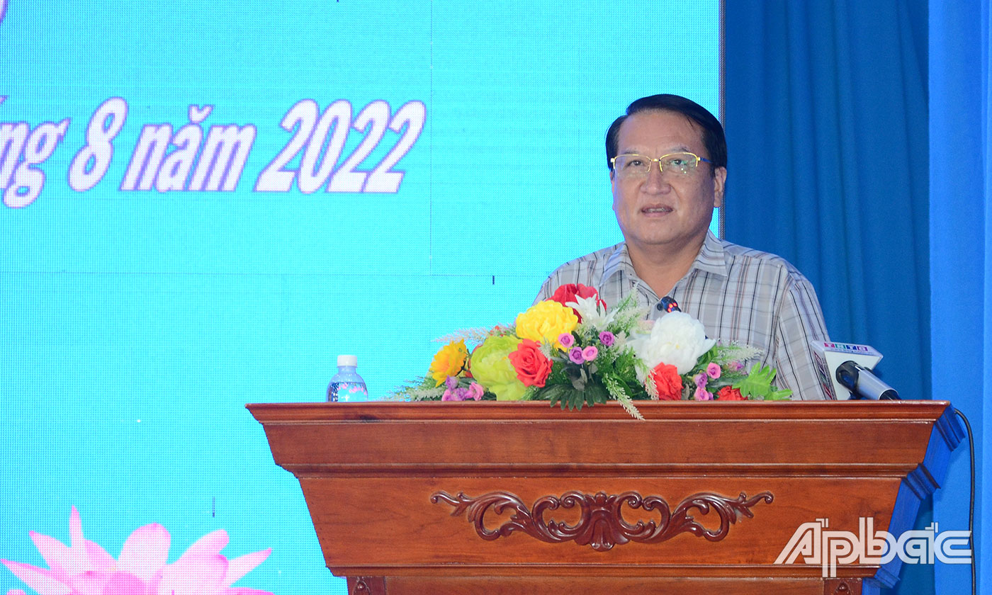 Phó Chủ tịch UBND tỉnh Phạm Văn Trọng phát biểu tại hội nghị.