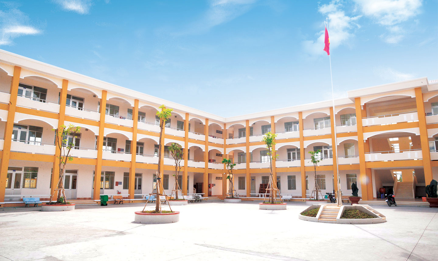 Trường Tiểu học Bình Phan (huyện Chợ Gạo) được đầu tư xây dựng khang trang trong năm học 2022 - 2023. 