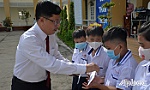 Phó Chủ tịch Thường trực HĐND tỉnh Tiền Giang Trần Thanh Nguyên dự khai giảng năm học mới