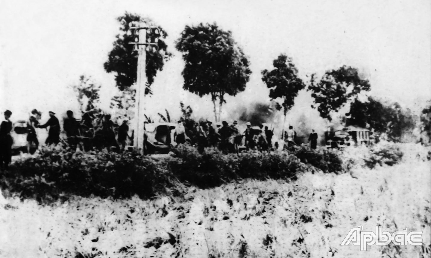 Trận phá xe quân Pháp ở xã Long Bình Điền (huyện Chợ Gạo, tỉnh Mỹ Tho; nay là tỉnh Tiền Giang) vào tháng 7-1947 của Tiểu đoàn 305 Mỹ Tho. Ảnh: Tư liệu