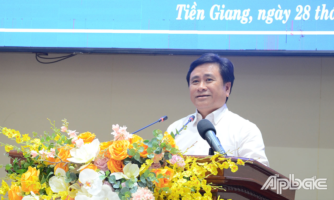 Đồng chí Trần Văn Dũng phát biểu kết luận hội nghị.