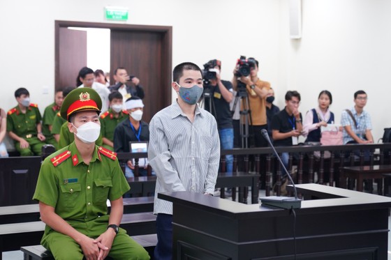 Bị cáo Nguyễn Trung Huyên tại tòa. Ảnh: ĐỖ TRUNG