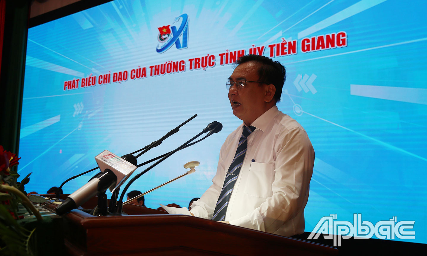 Đồng chí Võ Văn Bình, phát biểu chỉ đạo Đại hội.