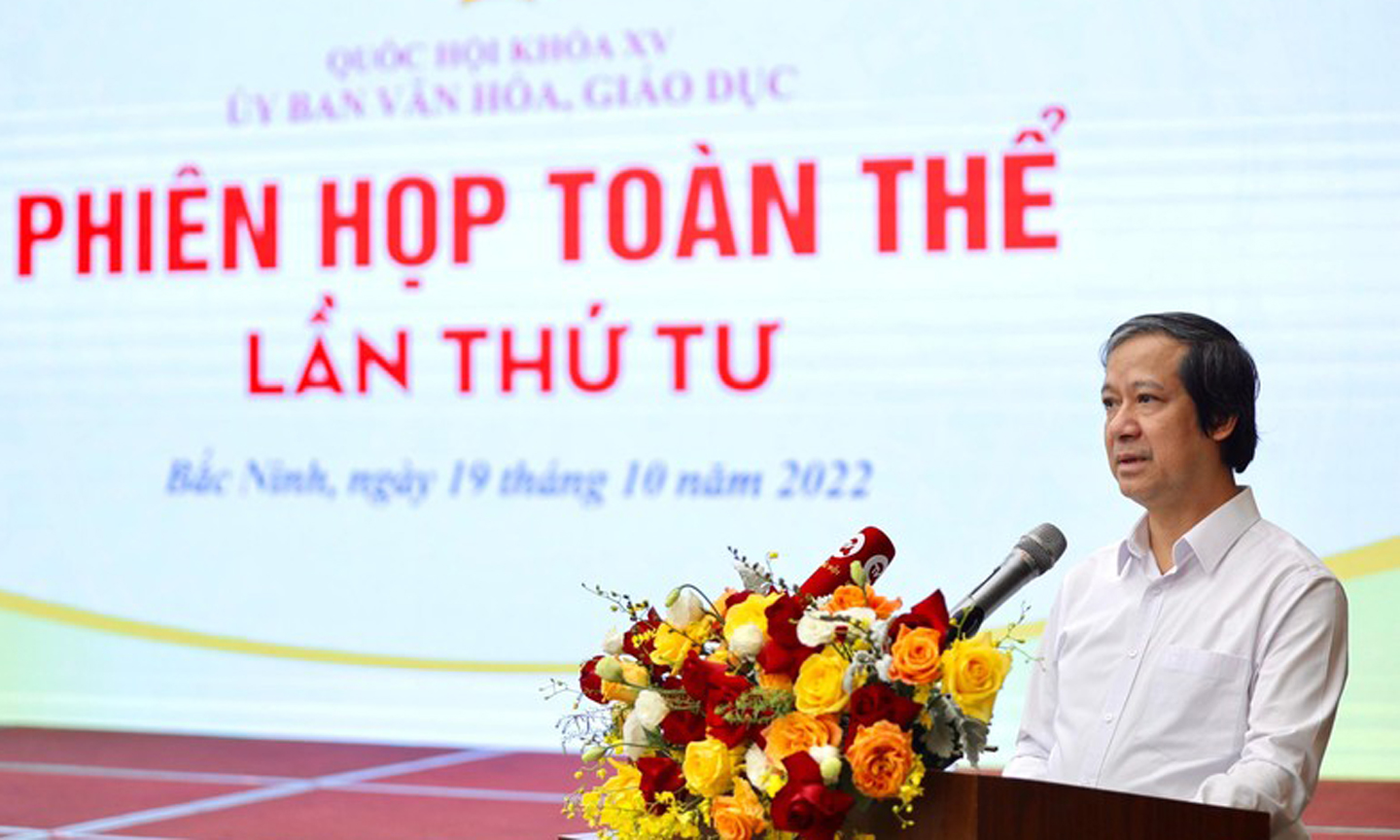 Bộ trưởng Bộ GD&ĐT Nguyễn Kim Sơn phát biểu tại Phiên họp toàn thể lần thứ 4 của Ủy ban Văn hóa, Giáo dục của Quốc hội.