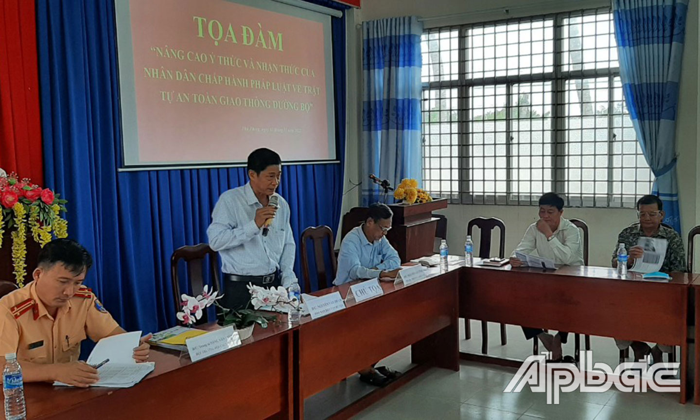 oạ đàm nâng cao ý thức và nhận thức chấp hành pháp luật về trật tự an toàn giao thông đường bộ tại xã Phú Phong, huyện Châu Thành.