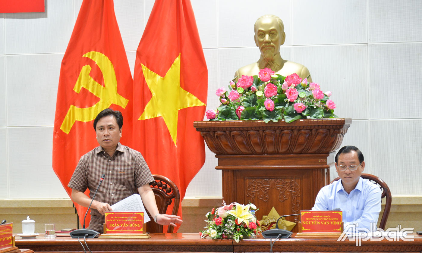 Đồng chí Trần Văn Dũng, Ủy viên Ban Thường vụ Tỉnh ủy, Phó Chủ tịch Thường trực UBND tỉnh Tiền Giang phát biểu tại phiên họp.