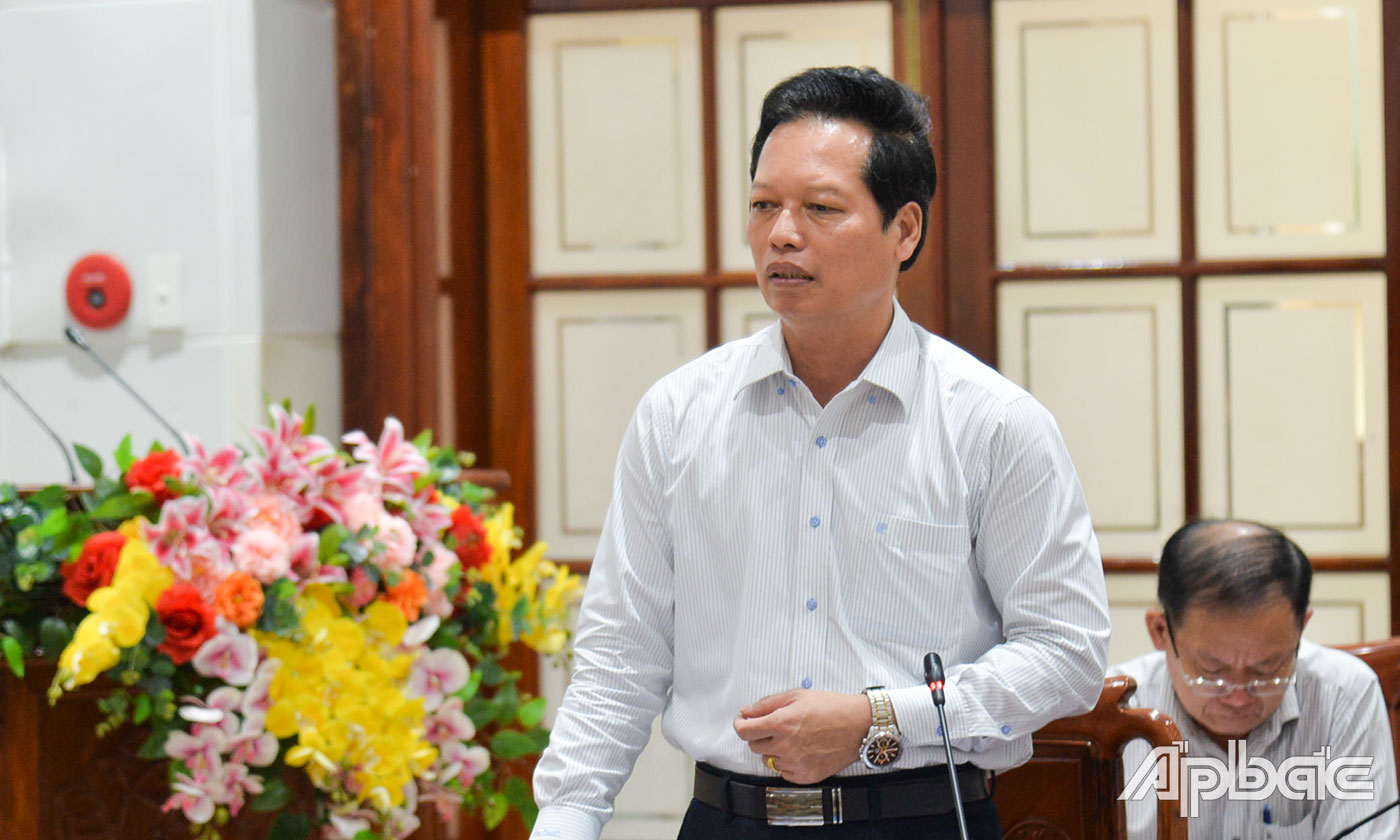 Đồng chí Nguyễn Thành Diệu phát biểu tại phiên họp.